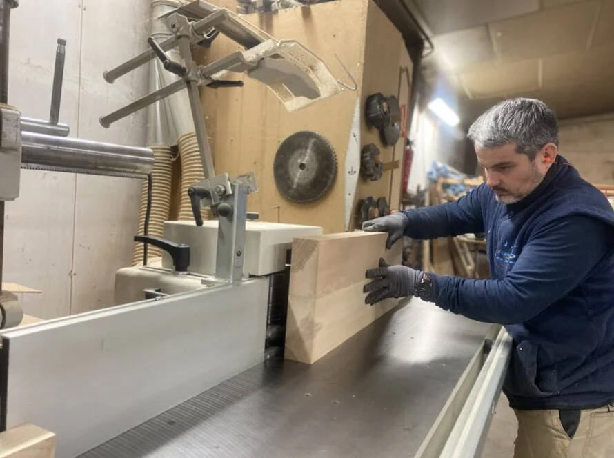 Travail à la machine dans l’atelier